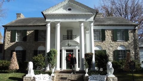 Harry enters Graceland